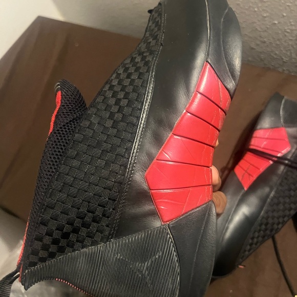Black and Red Performance Sneakers with Mesh Design Retro 15 Countdown Pack - Picture 6 of 11